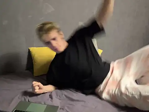 EdwinBlaze online show from February 2025 03:52:02 AM