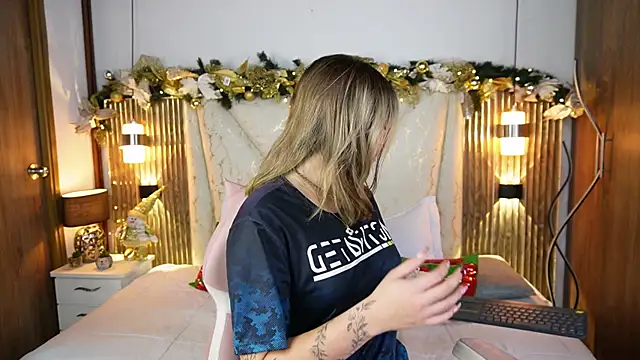 Julieta priv online show from December 2025 02:58:02 PM