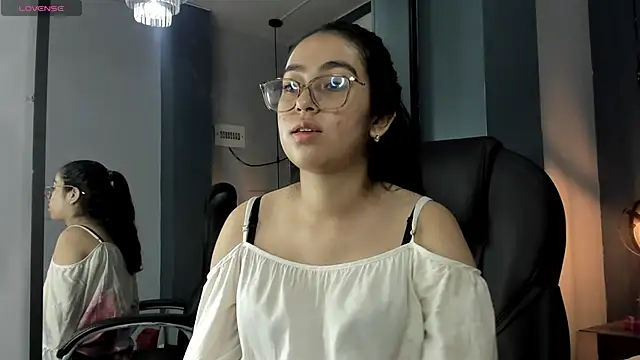 lucelly 15 online show from February 2026 11:53:02 AM