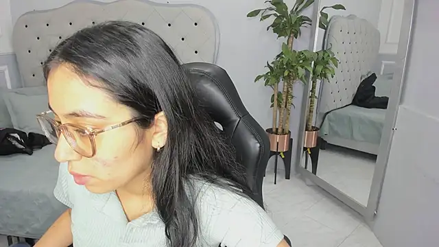 lucelly 15 online show from February 2026 11:53:01 AM