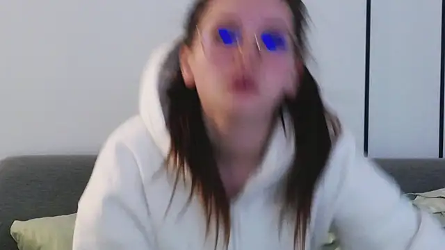 Snapshot of -Amora chatting on October 2025 11:20:02 AM -Amora online show from October 2025 11:20:02 AM