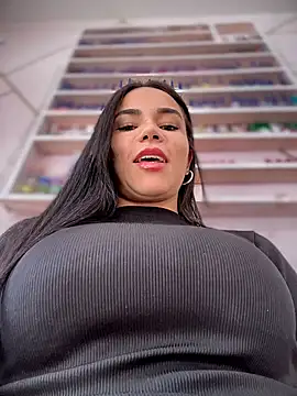 Naatalia online show from December 2025 05:07:02 PM