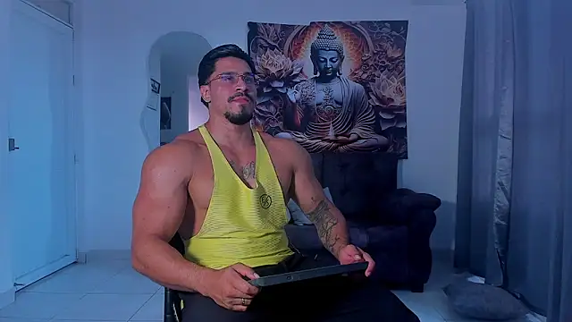 Valentino Dosantos  online show from September 2025 08:57:02 PM
