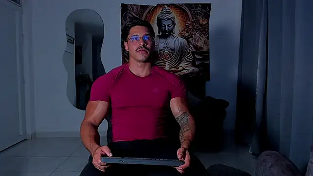 Valentino Dosantos  online show from November 2025 10:52:02 PM