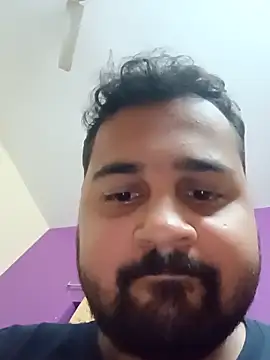 Snapshot of susthovai chatting on December 2025 12:43:01 PM susthovai online show from December 2025 12:43:01 PM