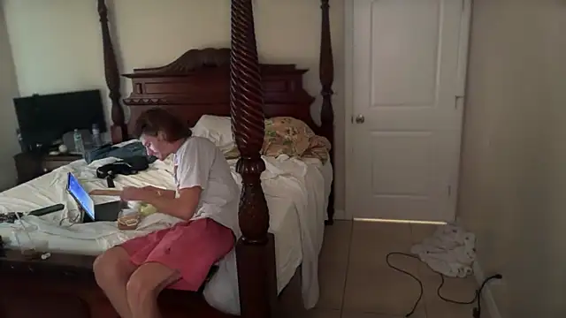 Snapshot of greekmythics chatting on November 2025 10:15:02 PM greekmythics online show from November 2025 10:15:02 PM