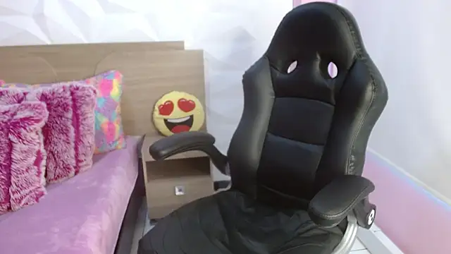 Katty love01 online show from March 2025 01:07:02 PM