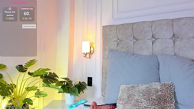 JasmineRoss 1 online show from March 2026 05:51:02 PM