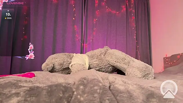 Snapshot of Ellise-Sugar chatting on March 2025 03:13:02 AM Ellise-Sugar online show from March 2025 03:13:02 AM