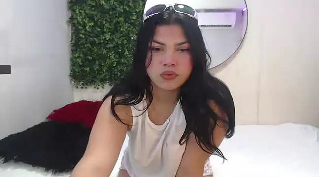 Snapshot of melany_rouse18 chatting on February 2025 02:32:01 PM melany rouse18 online show from February 2025 02:32:01 PM