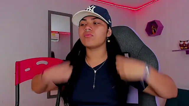 Snapshot of melany_rouse18 chatting on October 2025 01:33:02 AM melany rouse18 online show from October 2025 01:33:02 AM