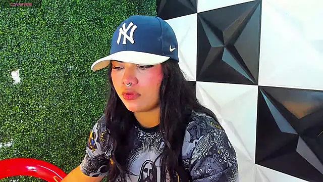 Snapshot of melany_rouse18 chatting on October 2025 12:43:02 AM melany rouse18 online show from October 2025 12:43:02 AM