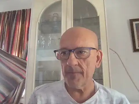 Snapshot of llopaco chatting on September 2025 12:20:01 PM llopaco online show from September 2025 12:20:01 PM