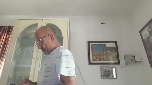 Snapshot of llopaco chatting on October 2025 11:30:02 AM llopaco online show from October 2025 11:30:02 AM