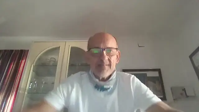 Snapshot of llopaco chatting on October 2025 01:44:01 PM llopaco online show from October 2025 01:44:01 PM