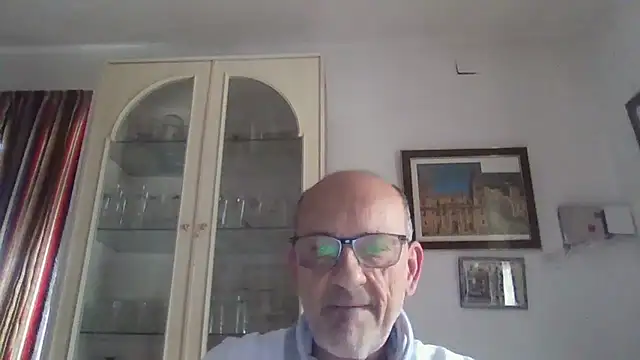 Snapshot of llopaco chatting on October 2025 01:23:01 PM llopaco online show from October 2025 01:23:01 PM