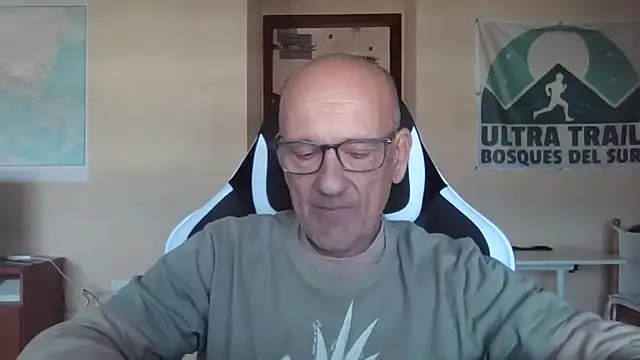 Snapshot of llopaco chatting on November 2025 01:24:01 PM llopaco online show from November 2025 01:24:01 PM