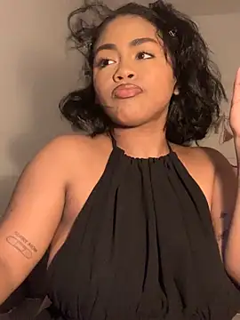 Snapshot of Dahiana_Giil chatting on November 2025 06:56:02 AM Dahiana Giil online show from November 2025 06:56:02 AM