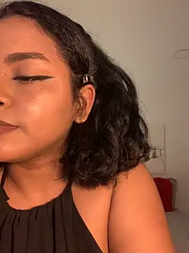 Snapshot of Dahiana_Giil chatting on November 2025 06:13:01 AM Dahiana Giil online show from November 2025 06:13:01 AM