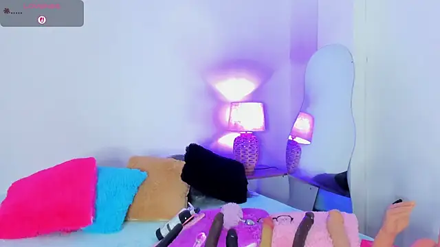 Snapshot of naomy_68 chatting on November 2025 03:07:01 AM naomy 68 online show from November 2025 03:07:01 AM