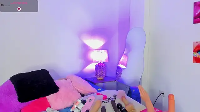 Snapshot of naomy_68 chatting on November 2025 07:00:02 AM naomy 68 online show from November 2025 07:00:02 AM