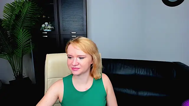 BellaSmite online show from March 2025 05:03:02 AM