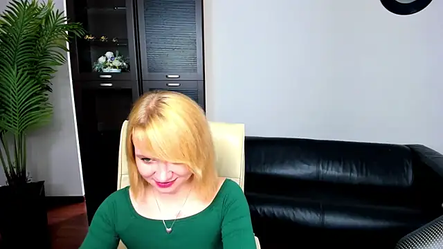 BellaSmite online show from March 2025 12:04:02 PM