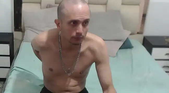 Snapshot of JhonTorres018 chatting on February 2025 10:14:02 PM JhonTorres018 online show from February 2025 10:14:02 PM