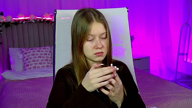 EveMundie online show from February 2026 06:29:02 AM