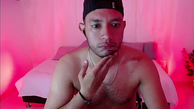 Double R12 online show from March 2025 12:25:01 PM