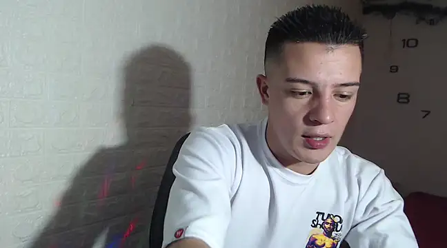 Snapshot of CamiloBeltran_ chatting on March 2025 06:25:01 PM CamiloBeltran online show from March 2025 06:25:01 PM