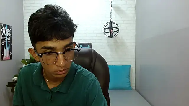 Snapshot of Martin_Linares chatting on February 2025 05:43:01 PM Martin Linares online show from February 2025 05:43:01 PM