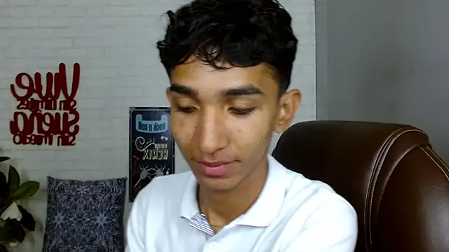 Snapshot of Martin_Linares chatting on February 2025 01:44:01 PM Martin Linares online show from February 2025 01:44:01 PM