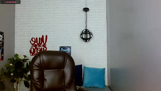 Snapshot of Martin_Linares chatting on February 2025 04:48:02 PM Martin Linares online show from February 2025 04:48:02 PM