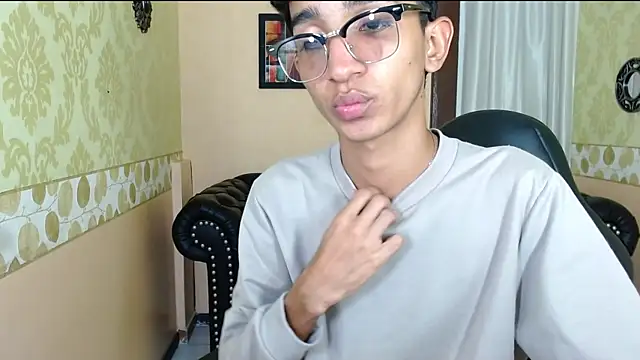 Snapshot of Martin_Linares chatting on March 2025 01:31:02 PM Martin Linares online show from March 2025 01:31:02 PM