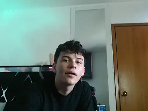 Snapshot of Smith_boy_25 chatting on February 2025 09:54:01 PM Smith boy 25 online show from February 2025 09:54:01 PM