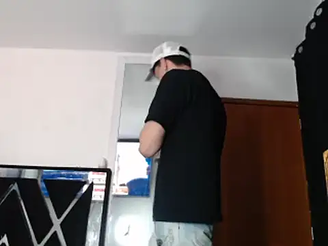 Snapshot of Smith_boy_25 chatting on March 2025 01:31:02 AM Smith boy 25 online show from March 2025 01:31:02 AM