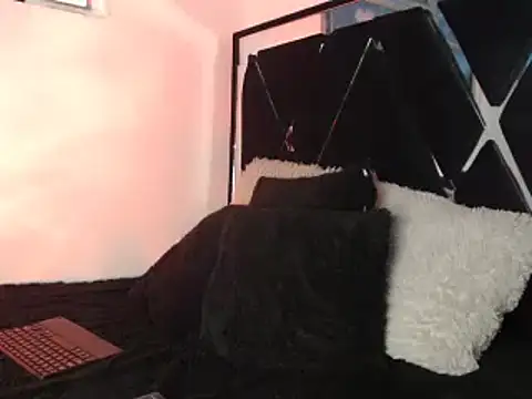 Snapshot of Smith_boy_25 chatting on March 2025 10:04:02 PM Smith boy 25 online show from March 2025 10:04:02 PM