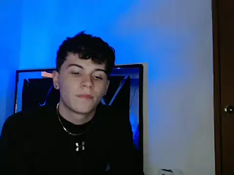 Snapshot of Smith_boy_25 chatting on March 2025 01:16:01 AM Smith boy 25 online show from March 2025 01:16:01 AM