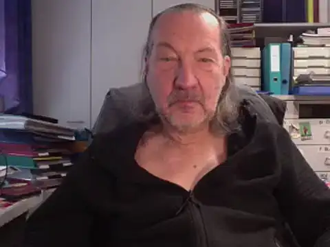 Snapshot of HMStraps01 chatting on December 2024 11:25:02 AM HMStraps01 online show from December 2024 11:25:02 AM