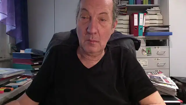 Snapshot of HMStraps01 chatting on February 2025 01:30:02 PM HMStraps01 online show from February 2025 01:30:02 PM