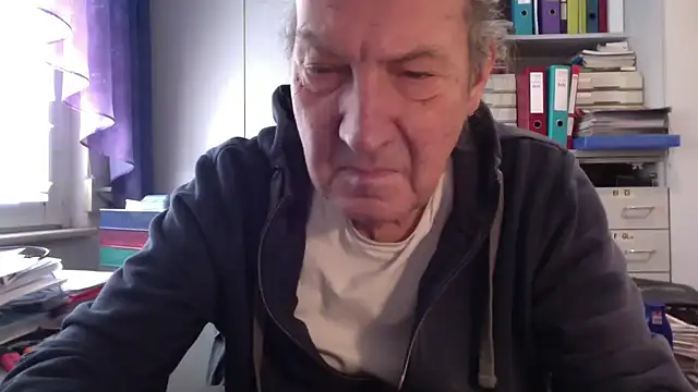 Snapshot of HMStraps01 chatting on March 2025 12:55:01 PM HMStraps01 online show from March 2025 12:55:01 PM