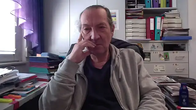 Snapshot of HMStraps01 chatting on March 2025 01:57:02 PM HMStraps01 online show from March 2025 01:57:02 PM