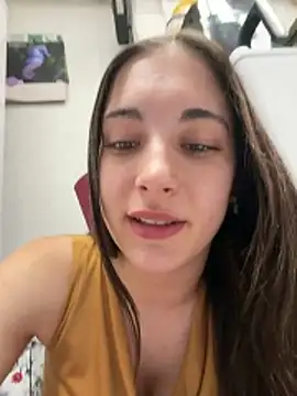 Snapshot of sexymelli18 chatting on June 2026 02:33:01 PM sexymelli18 online show from June 2026 02:33:01 PM