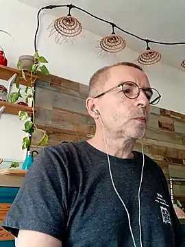 Xavspank2 online show from September 2025 01:22:02 PM