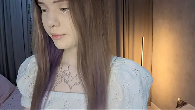 CarolinePepper online show from April 2026 02:13:02 PM