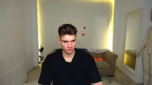 MaxKaiden online show from October 2025 05:08:01 AM