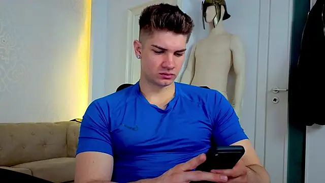Snapshot of MaxKaiden chatting on May 2026 04:31:01 AM MaxKaiden online show from May 2026 04:31:01 AM