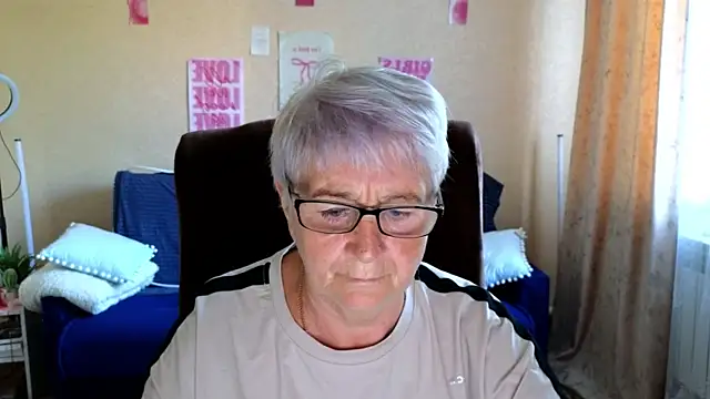 Sandra Snowflake online show from June 2026 03:58:02 AM