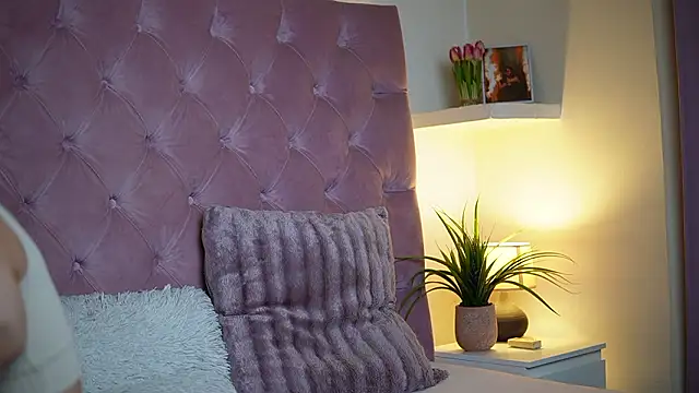 MaiaMini online show from March 2026 10:29:02 PM